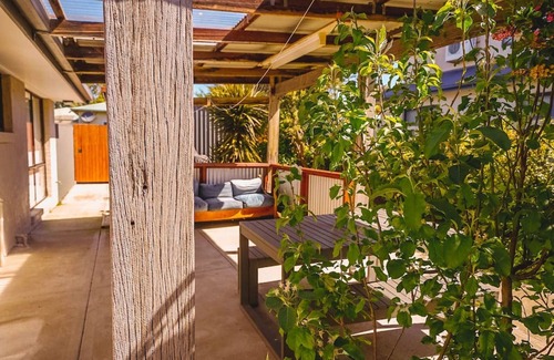 Apollo Bay House | Orana 2 blocks to Beach FREE Wifi