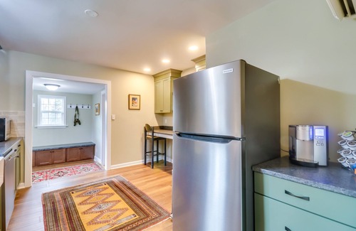 Livingston Cottage | Orange Cottage w/Hiking Access: 1 Mi to Lake Anna