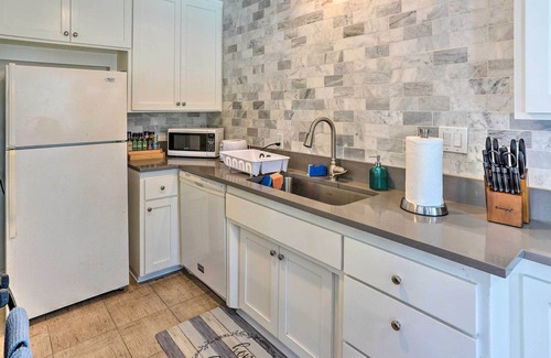 Laguna Beach Apartment | Orange County Gem: Walk to Crescent Bay Beach