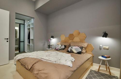 Erzsebetvaros Apartment | ORANGEHOMES Unique design 3 bathrooms flat