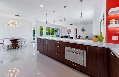 Tahquitz River Estates House | Orangetini Mid-Century Hollywood Regency Style Retreat - Last Minute Specials!