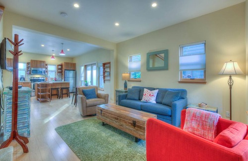 Eastsound House | Orcas Island, The Heart of It All #287