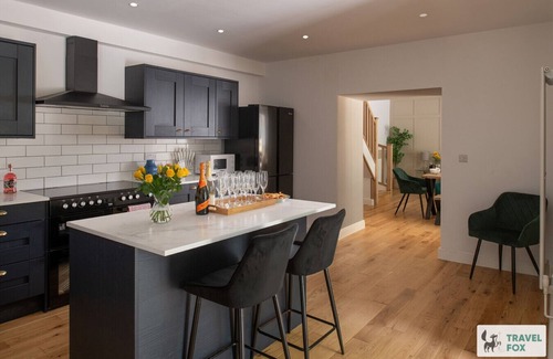 Bont Newydd House | Orchard Cottage and Hot Tubs