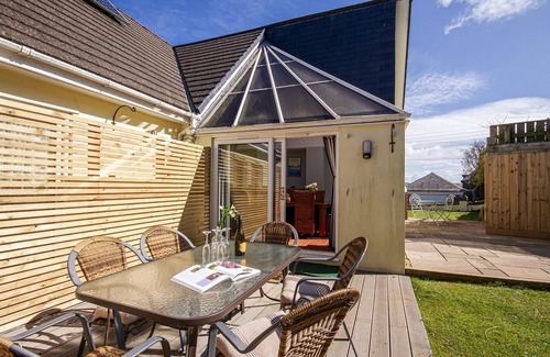 Wadebridge House | Orchard House, 5 Star Contemporary and Spacious Holidays in Wadebridge Cornwall.