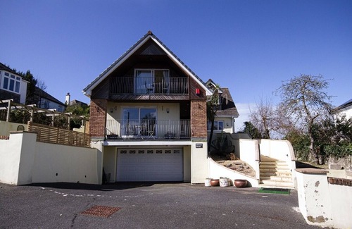 Wadebridge House | Orchard House, 5 Star Contemporary and Spacious Holidays in Wadebridge Cornwall.