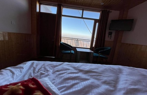 Theog Cottage | Orchid View Room | w King Sized Bed, Balcony, Food, Parking, Wi-fi