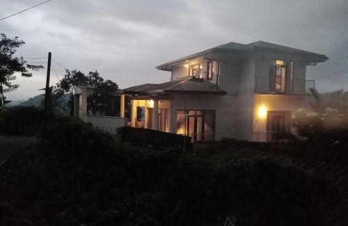 Peradeniya Villa | Orchid Villa in Kandy