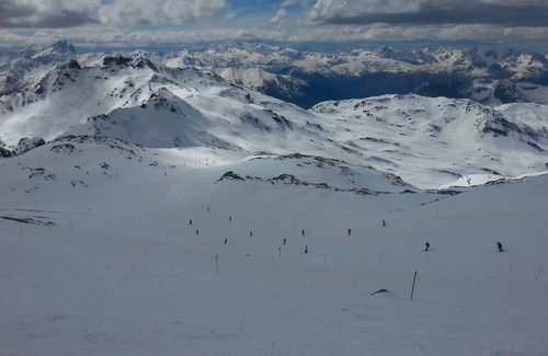 Orelle House | Orelle Val thorens: Apartment in Residence sleeps 4 to 5.