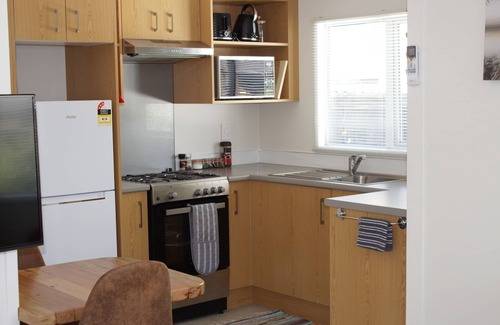 Orewa Cabin | Orewa Kiwi Cabins - Fantail Cabin