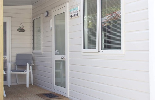 Orewa Cabin | Orewa Kiwi Cabins - Fantail Cabin