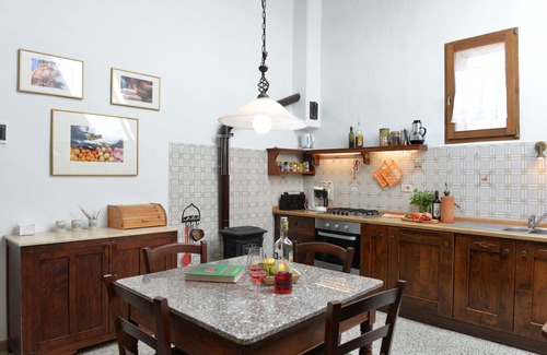 Massa Marittima Apartment | Original Tuscan holiday apartment in a quiet location with rooftop terrace