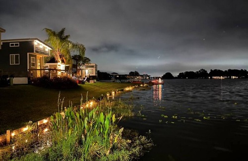 Northwest Orlando House | Orlando Venice- A Lakefront Tiny House