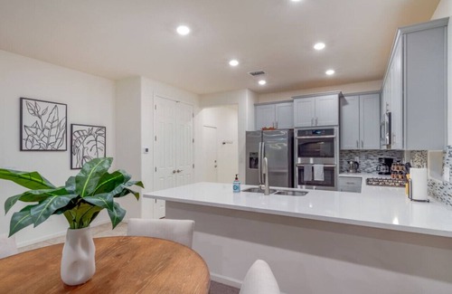 Casas Adobes Apartment | Oro Valley House (Mohammed)