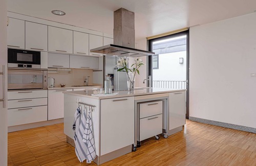 Loredo House | "OS House with sea views, 800 meters from the beach of Somo.
