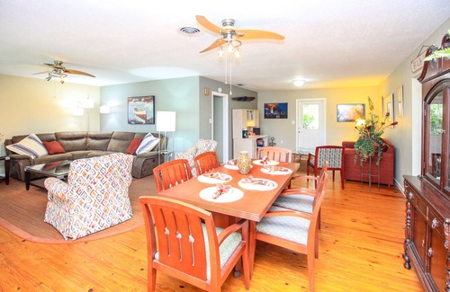 Stuart House | OSCEOLA HOUSE- WALK TO DOWNTOWN, MINUTES FROM THE BEACH, BRING YOUR BOAT.