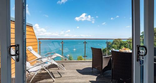Brixham House | Osprey 2 - The Cove