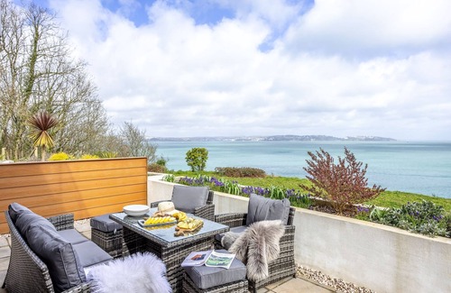 Brixham Apartment | Osprey 3, The Cove - an apartment that sleeps 5 guests in 2 bedrooms