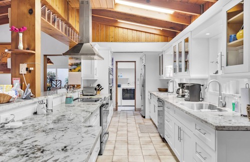 Islamorada House | Osprey Bay Villa on the Bay! Spectacular Sunsets, Pool, Hot Tub & Private Dock!