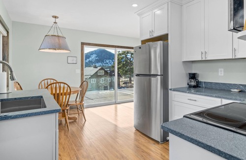 Estes Park Cabin | Osprey Cabin- Newly remodeled- Cabin-Amazing Views