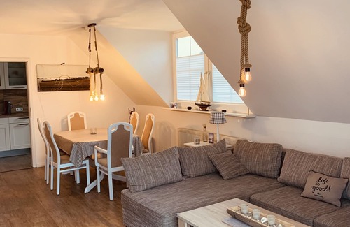 Wulfen Apartment | Ostseebrise-Fehmarn - time out by the sea, with a country-style fireplace, 400 m to the sea