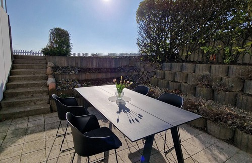 Sassnitz Apartment | Ostseestern-rügen Sassnitz Stillvolle Ferienwohnung mit 80 m² und Terasse