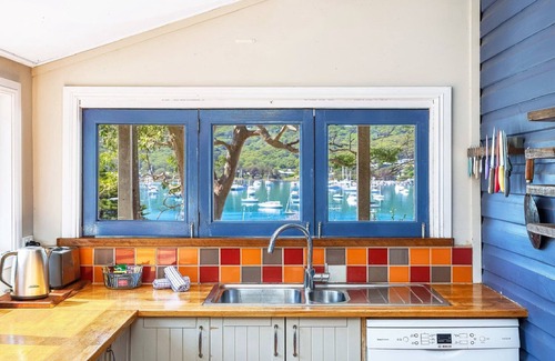 Hardys Bay House | Otella Cottage by HolidayCo.