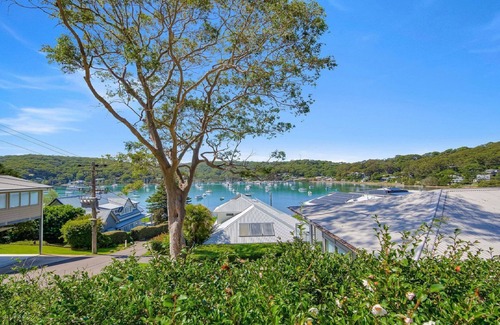 Hardys Bay House | Otella Cottage by HolidayCo.