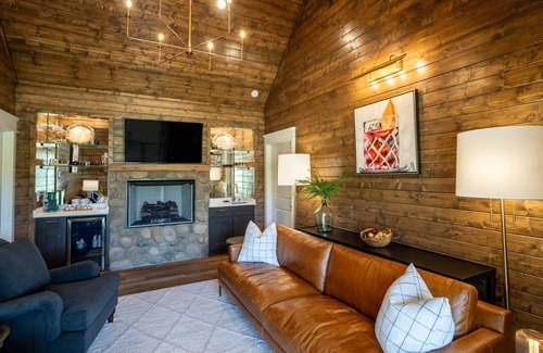 Dillard Cottage | Otis Cottage at Julep Farms