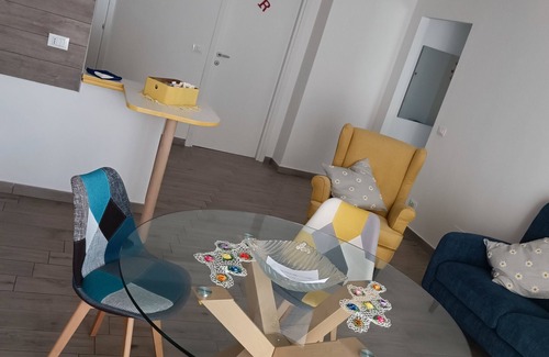 Pineta Apartment | Ottima per Lavoro o Svago. Vicina Alla Stazione, Università, Stadio e Riviera