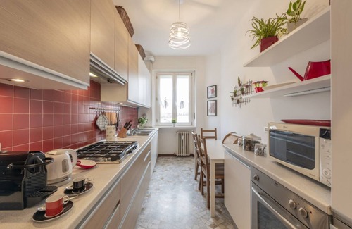 Porta Venezia Apartment | Otto Novembre, 3 – Spacious and Elegant with a View