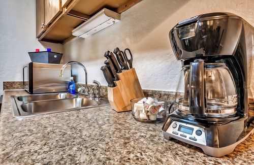 Norman Apartment | OU Sooner | Pool | Gym | Play Area | 1 mile to OU!