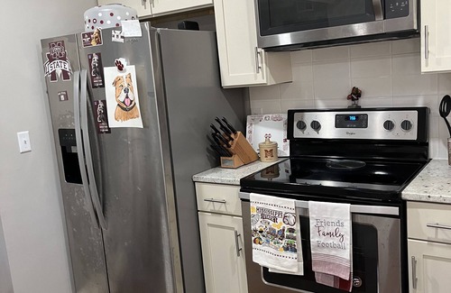 Starkville Condo | Our apartment is walkable to all the Bulldog sports locations and the campus!