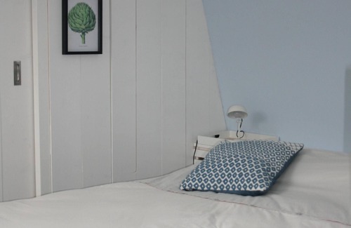 Heiloo House | Our B & B is located in the back of our garden in a separate garden house
