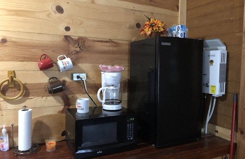 Irion County Cabin | Our cabins are located on the crystal clear water of Spring Creek.