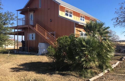 Lockhart Apartment | Our Cozy, Quiet, Comfortable place in the Country - 2 Bedroom 900 sq ft w/view