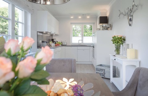 Westerland House | Our Hedigen Hüs impresses with its consistent furnishings in the Sylt country house style.