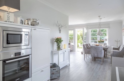 Westerland House | Our Hedigen Hüs impresses with its consistent furnishings in the Sylt country house style.