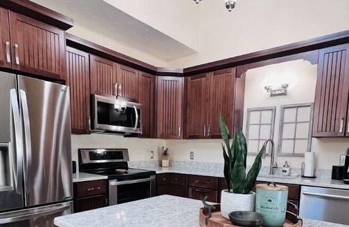 Plymouth House | Our Mountain Manor: Tenney - Ski-in/out