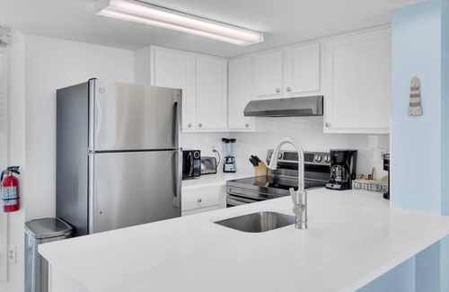 Isle of Palms Condo | “Out of the Blue” at 304B Port O Call|Oceanfront|Crows Nest Deck Plus Screen Porch|Panoramic View.