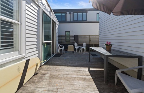 Mount Maunganui Cottage | Out the Back Studio - Mount Maunganui Apartment