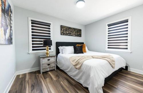 St. Catharines House | Outdoor Sauna Hot Tub Playroom Port Dallhousie