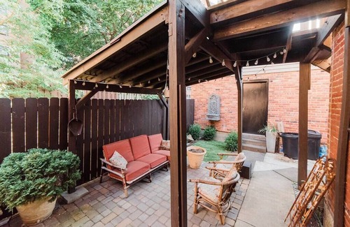 Manchester Apartment | Outdoor Space - Parking - 1st Floor - Walkable