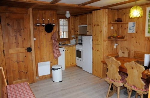 Saint-Luc Ski Chalet | Outside : chalet for 4 persons maximum in the center of the old village with direct and easy access,