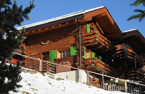 Saint-Luc Ski Chalet | Outside : chalet for 4 persons maximum in the center of the old village with direct and easy access,