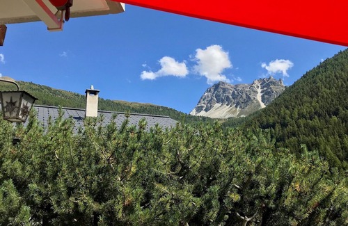 Saint-Luc Ski Chalet | Outside : Chalet for 6 persons near the funicular of St-Luc, terrace with garden furniture and barbe