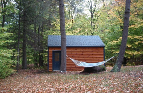 Standish Cabin | Outstanding Pet Friendly Family Retreat on Frye Island in Sebago Lake sleeps 7
