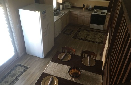 Avoca Ski Chalet | Overloft, Golf Resort Get Away Near Lake Monroe