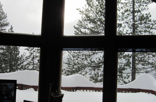 Truckee Cabin | Overlooks Donner Lake