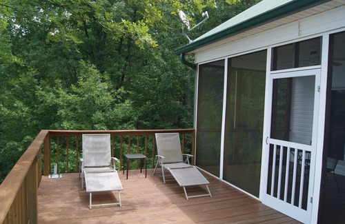 Quitman House | Overlooks Greer's Ferry Lake, 40,500 acres of clean, river-fed, deep water.