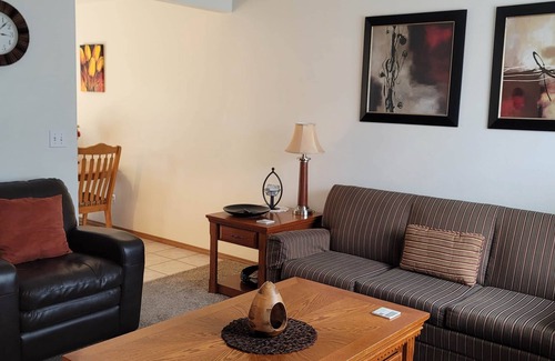 Yakima House | Overnight With Us #2 West Yakima - Safe - Clean